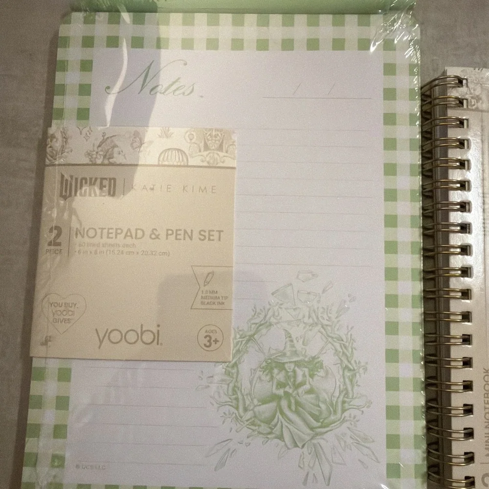 Wicked Limited Édition Yoobi Notepad Pen and Notepad w/ pen: Green Elphaba